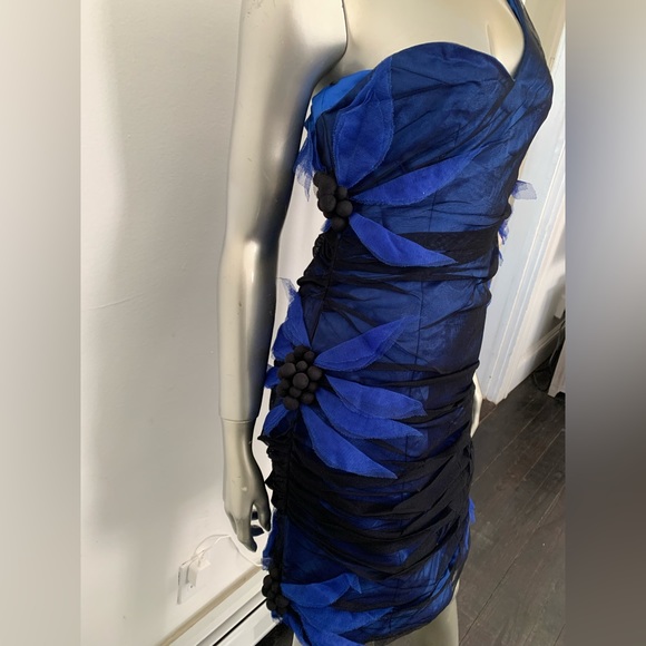 jorge terra Dresses & Skirts - One Shoulder mesh Tulle Overlay black & blue mini Dress w flower detail size 6